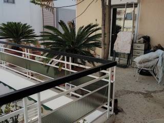 360 mpalkoni me tmema poy choraei kai trapezi