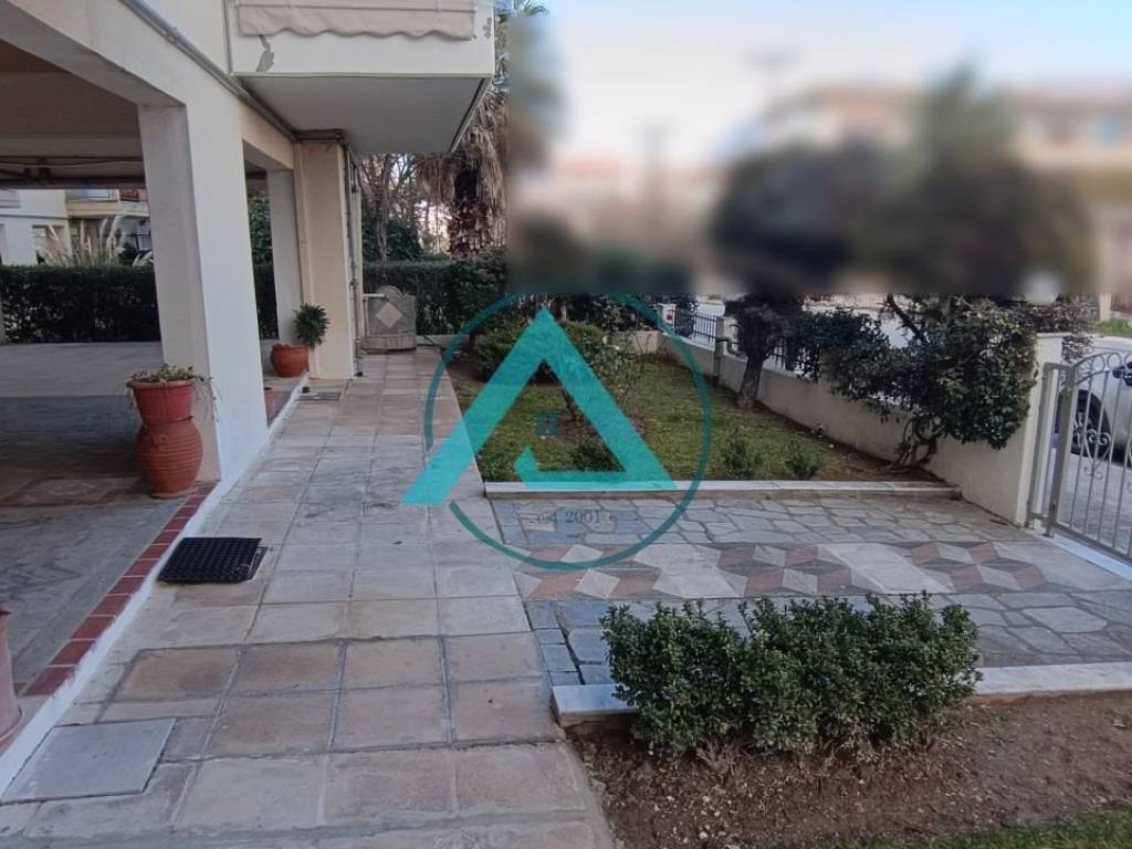 Είσοδος &amp; Parking