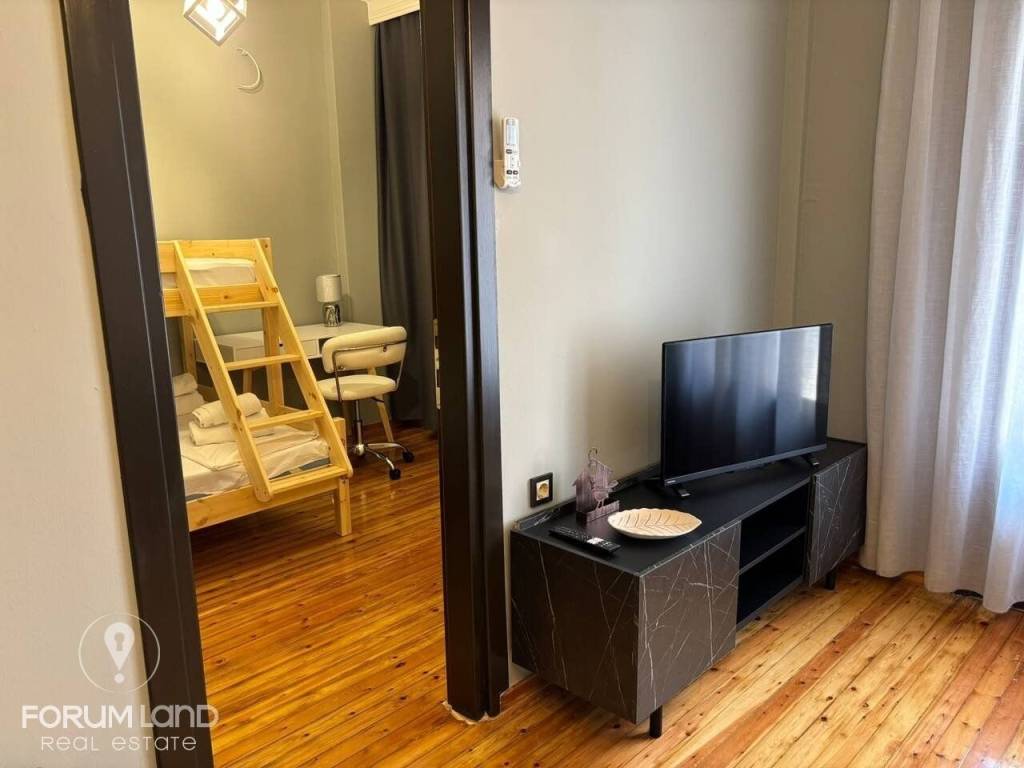 Forumland Real Estate, Σαλόνι