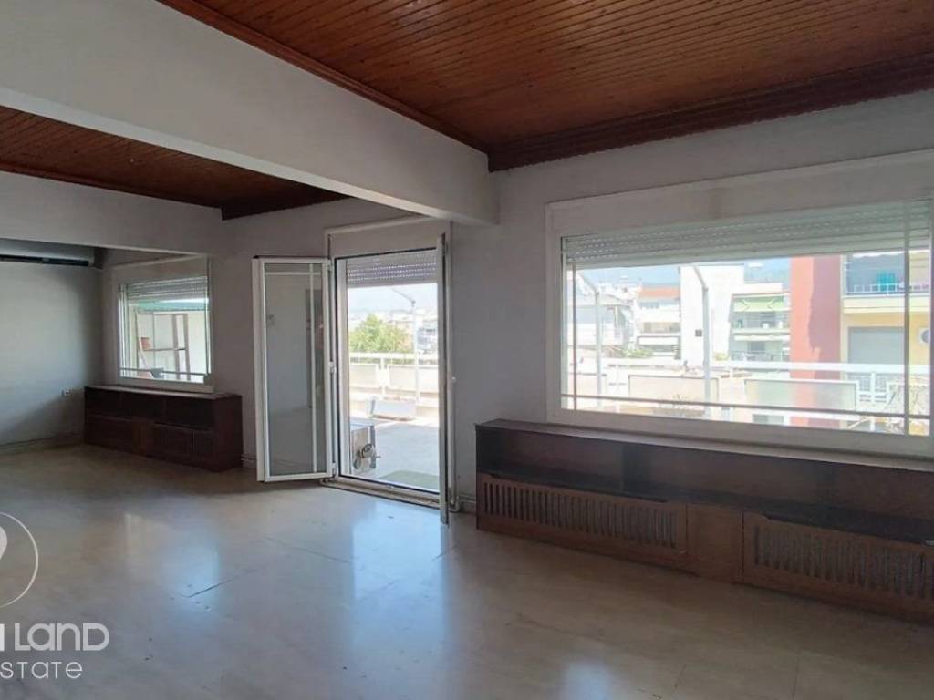 Forumland Real Estate, Σαλόνι με τζάκι