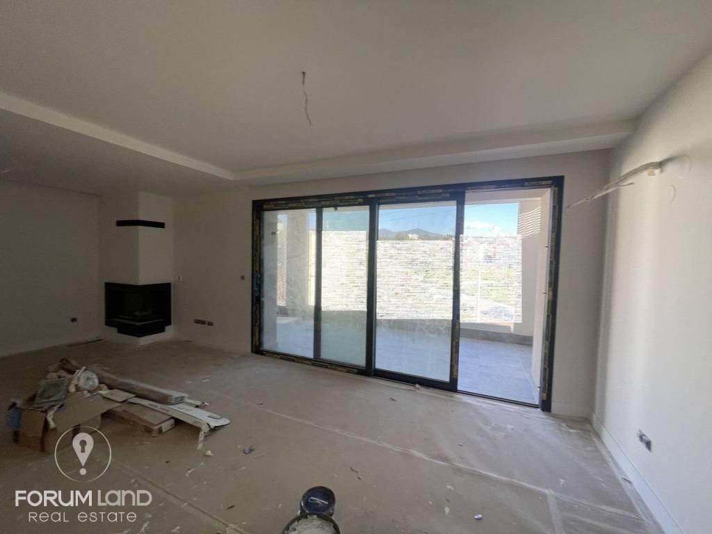 Forumland Real Estate, Σαλόνι με τζάκι