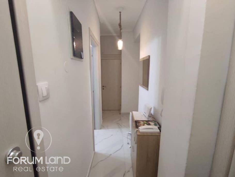 Forumland Real Estate, Διάδρομος