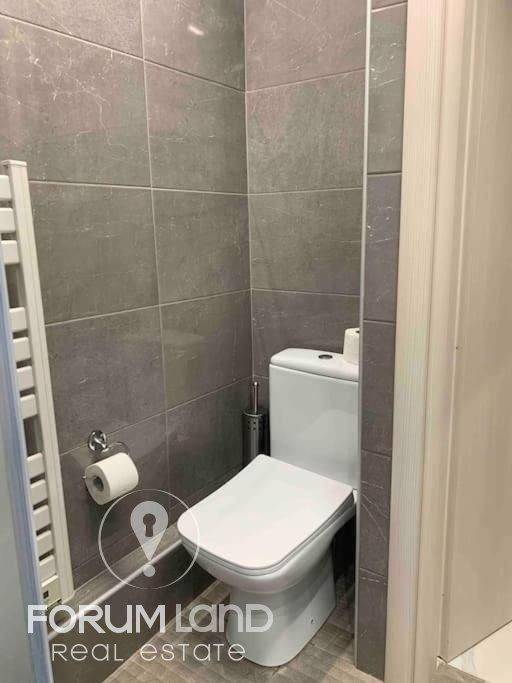 Forumland Real Estate, Μπάνιο