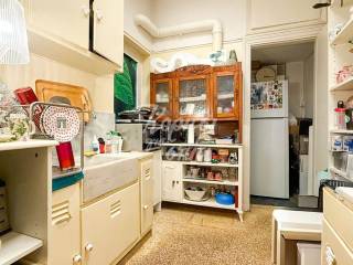 Leitoyrgike koyzina me anetoys apothekeytikoys choroys.