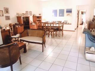 Anetos choros salonioy me tzaki