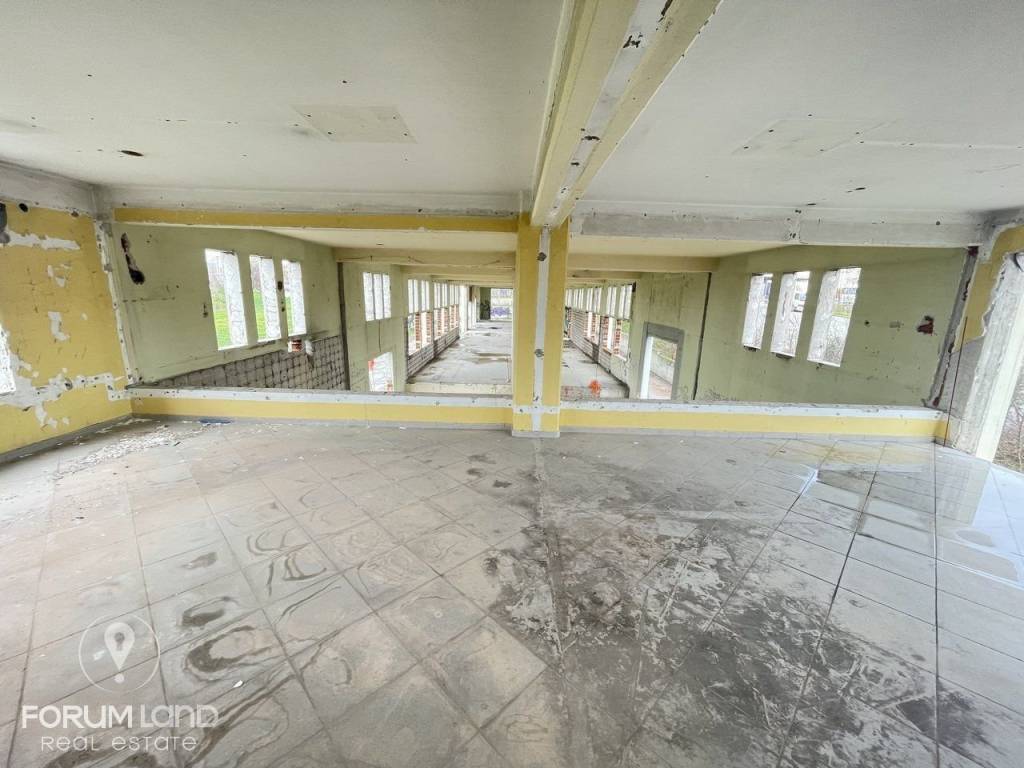 Forumland Real Estate, Esoterike opse