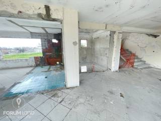 Forumland Real Estate, Esoterike opse