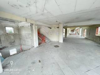 Forumland Real Estate, Esoterike opse