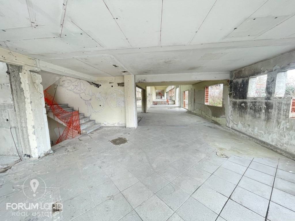 Forumland Real Estate, Esoterike opse