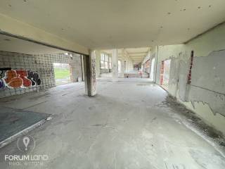 Forumland Real Estate, Esoterike opse