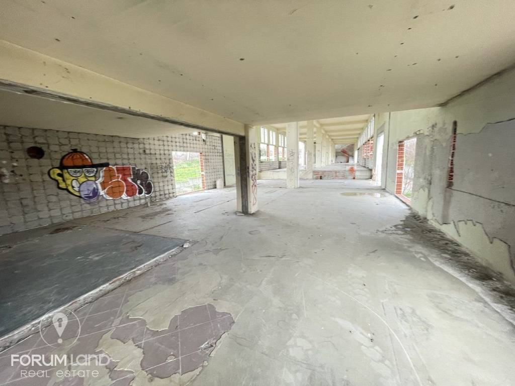 Forumland Real Estate, Esoterike opse