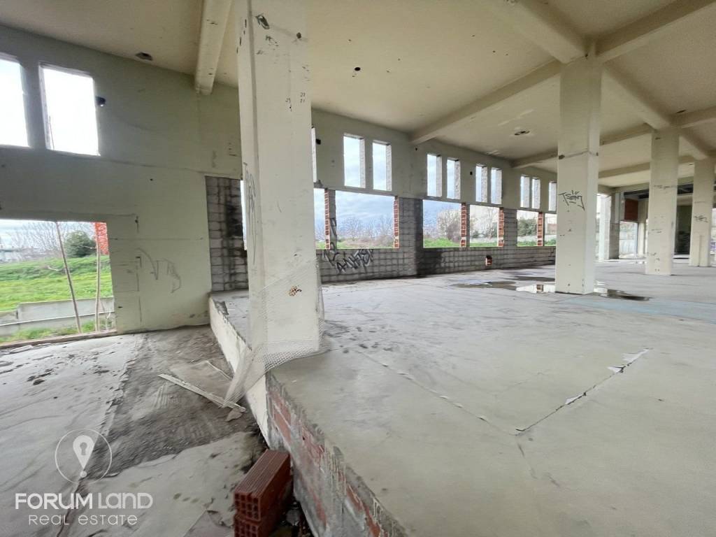 Forumland Real Estate, Esoterike opse