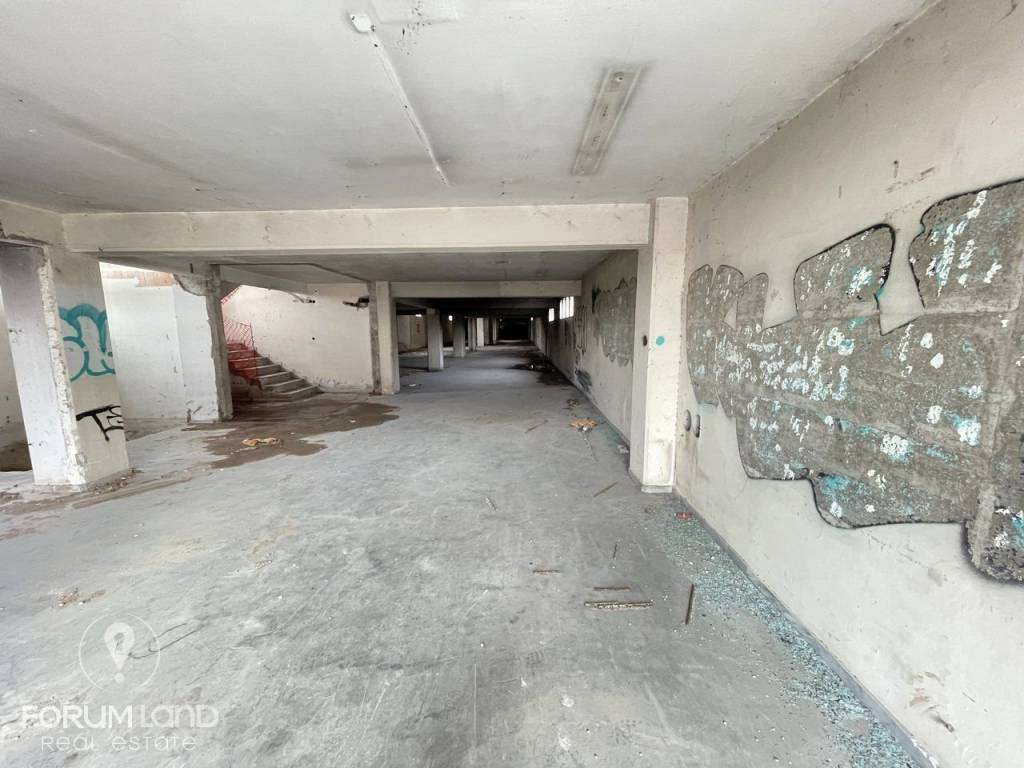 Forumland Real Estate, Opseis