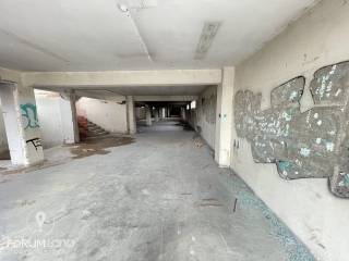 Forumland Real Estate, Opseis