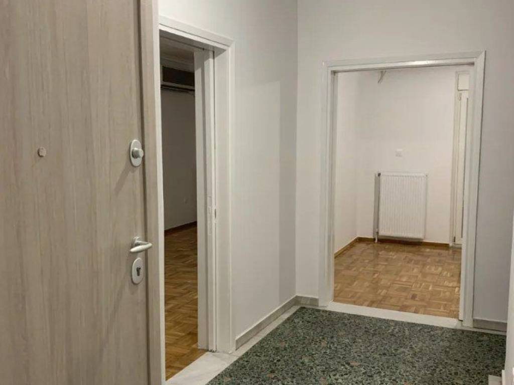 Forumland Real Estate, Χωλ