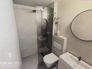 Forumland Real Estate, Μπάνιο