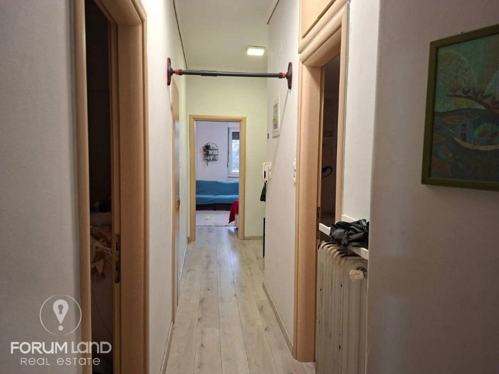 Forumland Real Estate, Διάδρομος