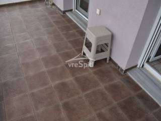 ΑΝΕΤΟ ΜΠΑΛΚΟΝΙ