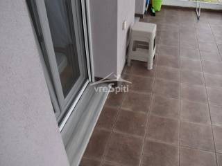 ΑΝΕΤΟ ΜΠΑΛΚΟΝΙ