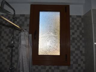 ΠΑΡΑΘΥΡΟ ΛΟΥΤΡΟΥ