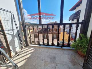 ΠΡΟΣΟΨΗ-ΓΩΝΙΑΚΟ ΜΕ ΜΠΑΛΚΟΝΙ