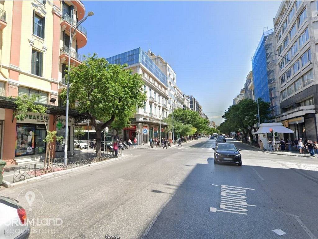 Forumland Real Estate, Κοντινή περιοχή