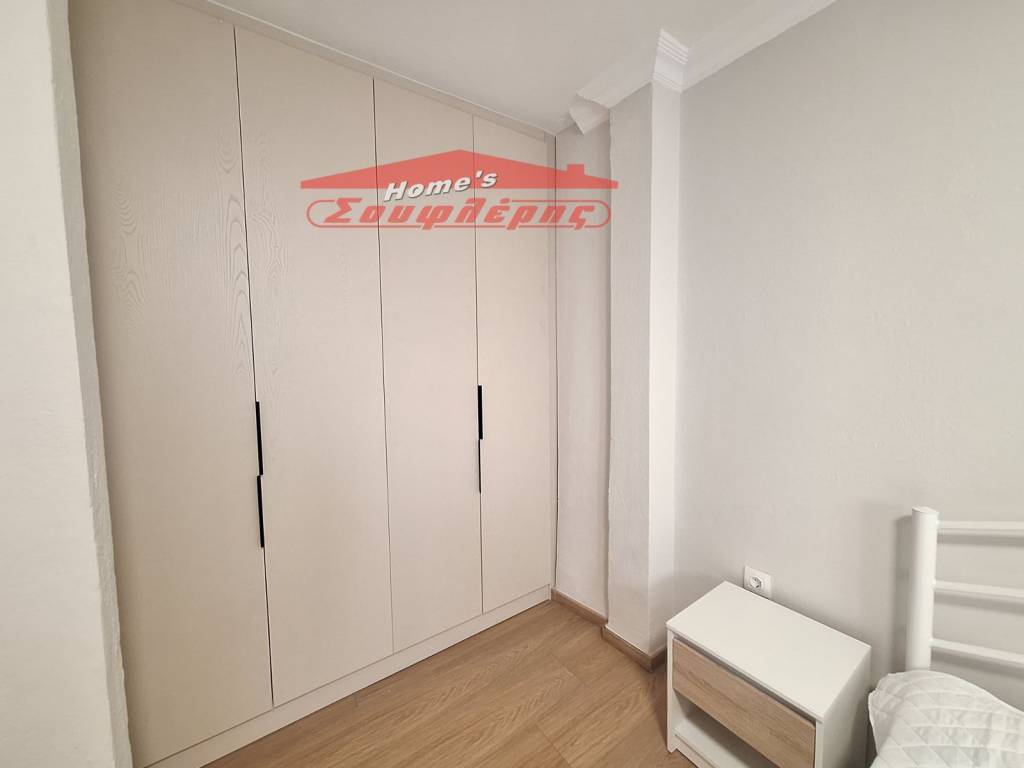 ΜΕΓΑΛΗ ΕΝΤΟΙΧΙΣΜΕΝΗ ΝΤΟΥΛΑΠΑ