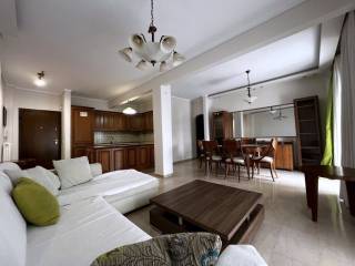 Kathistiko, trapezaria kai koyzina.