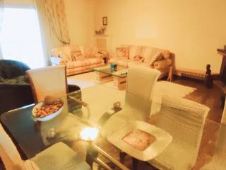 megalo saloni me tzaki