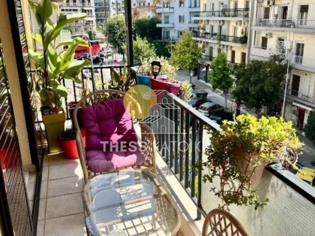 Θέα από μπαλκόνι