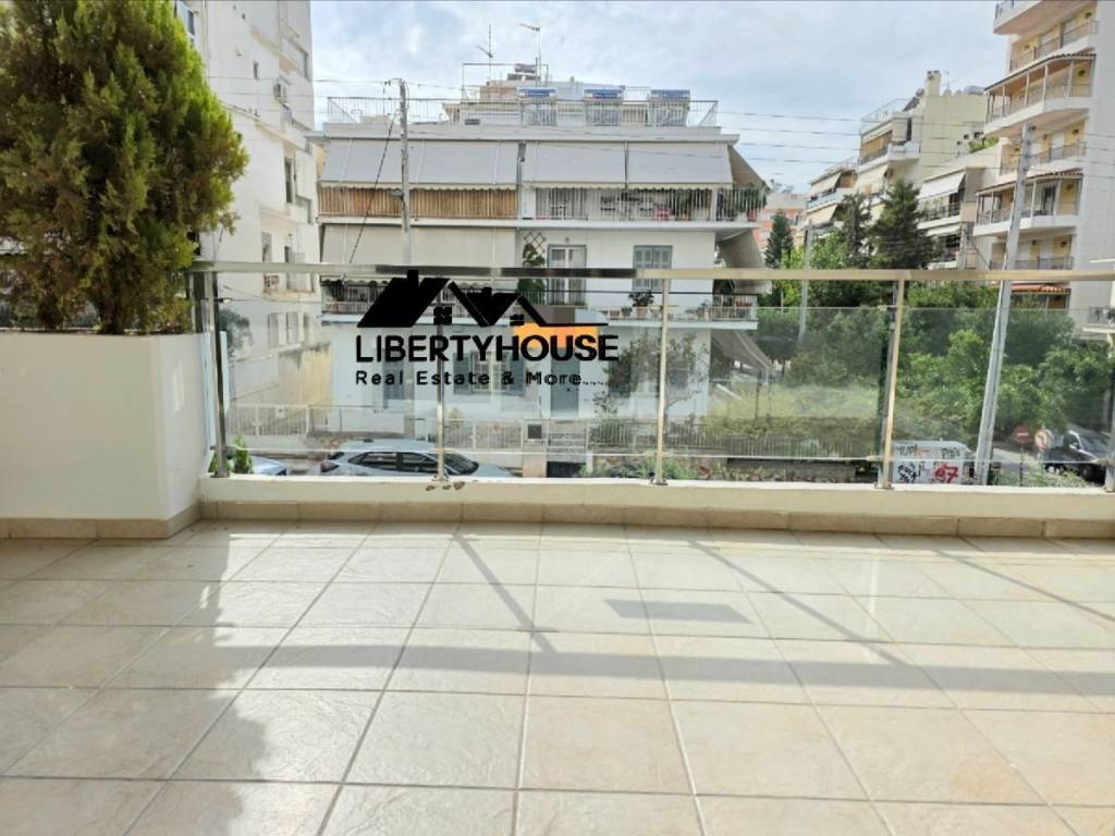 Μεγάλα μπαλκόνια