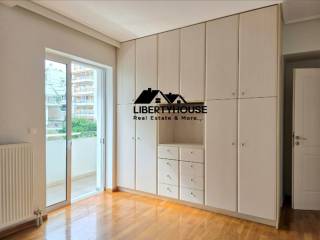 Me megales entoichismenes ntoylapes