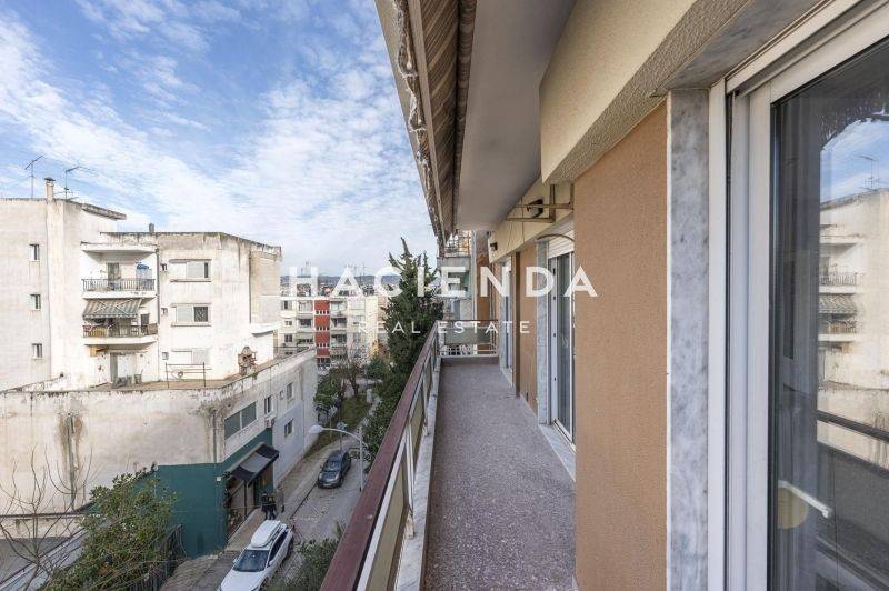 Θέα από μπαλκόνι