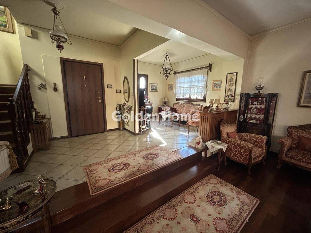 Χολ - Διάδρομος