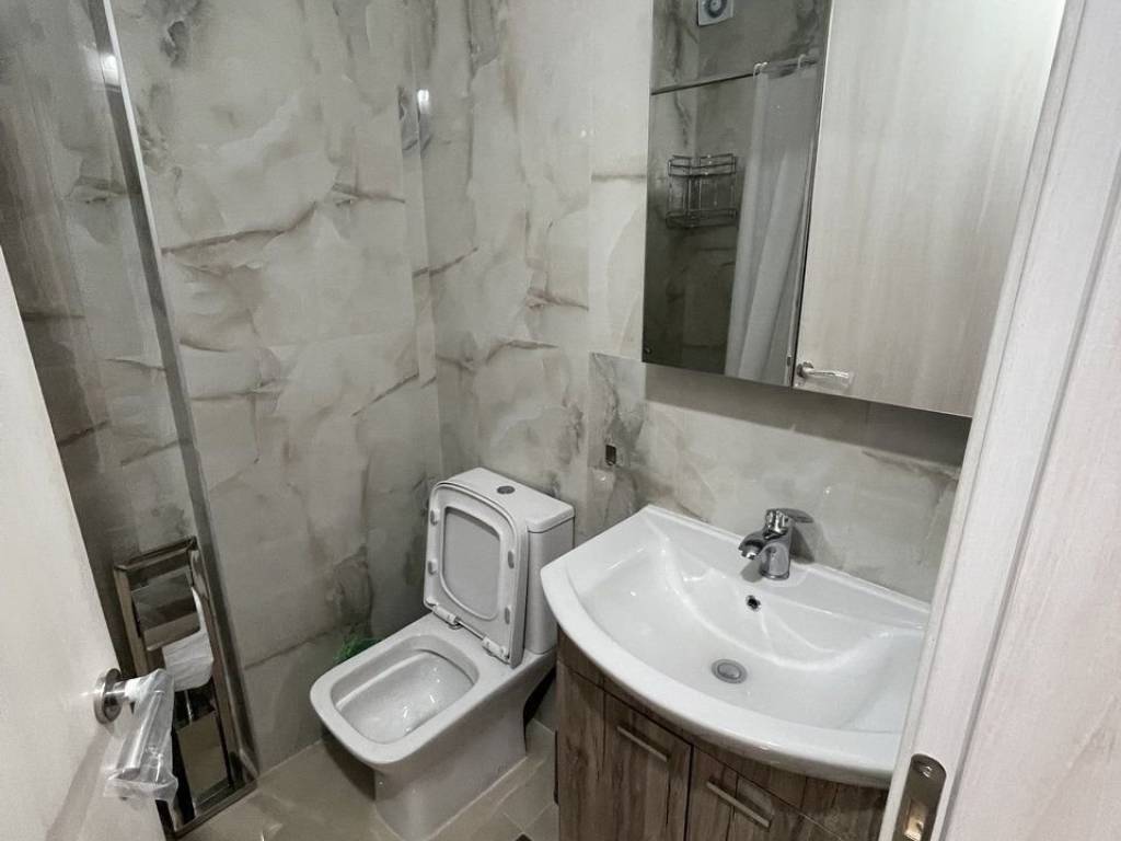 Forumland Real Estate, Μπάνιο