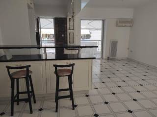 2 εξοδοι στη βεράντα