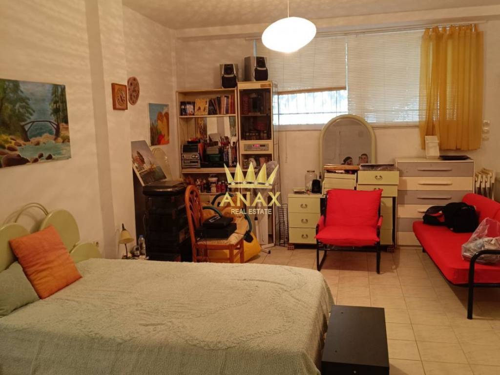 ΗΜΙ-ΥΠΟΓΕΙΟ