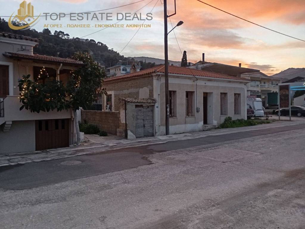 Parathalassia monokatoikia pano sten palaia ethnike odo