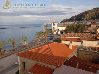 Η θέση της πέτρινης μονοκατοικίας και η καινούργια σκεπή της