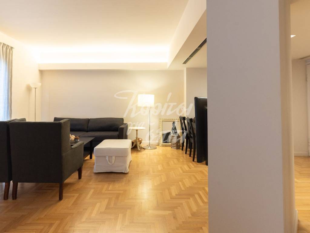 Aneto kathistiko me krypho photismo.