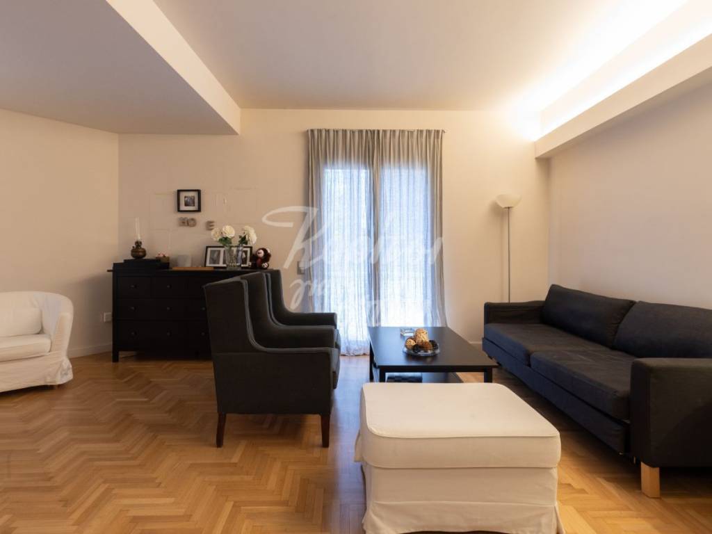 PHoteino saloni me parke psarokokalo.