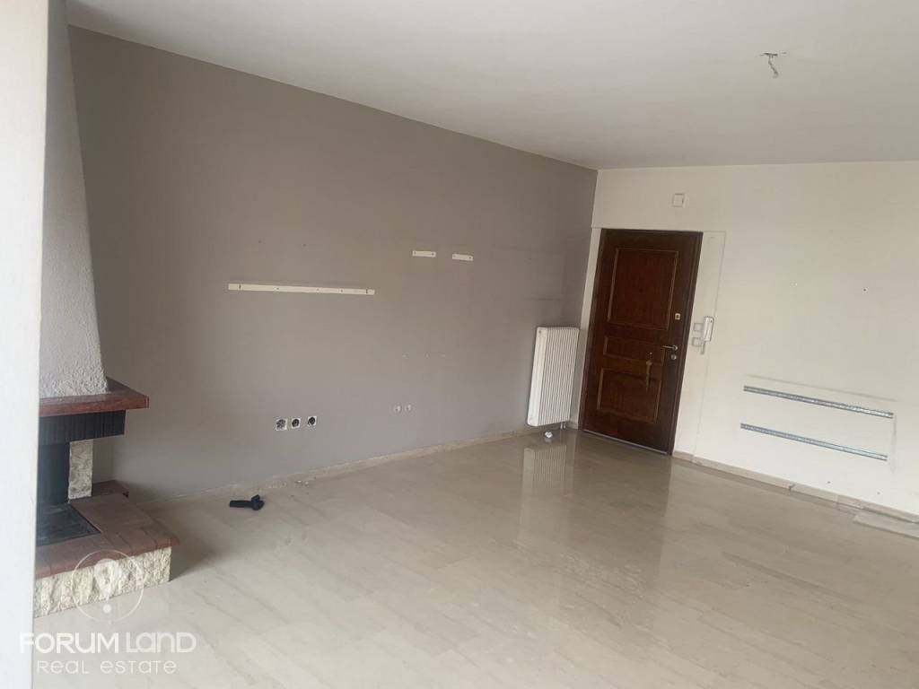 Forumland Real Estate, Σαλόνι με τζάκι