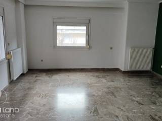 Forumland Real Estate, Σαλόνι