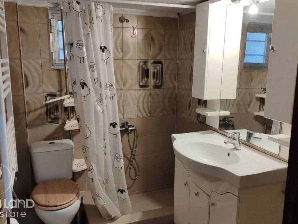 Forumland Real Estate, Μπάνιο