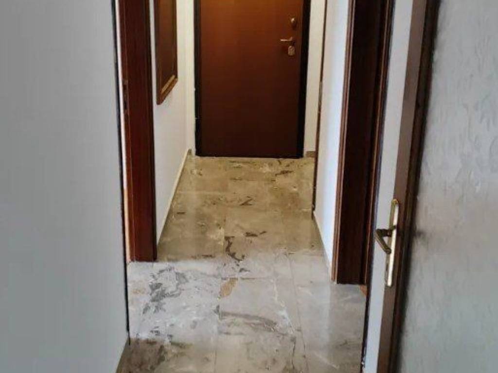 Forumland Real Estate, Διάδρομος