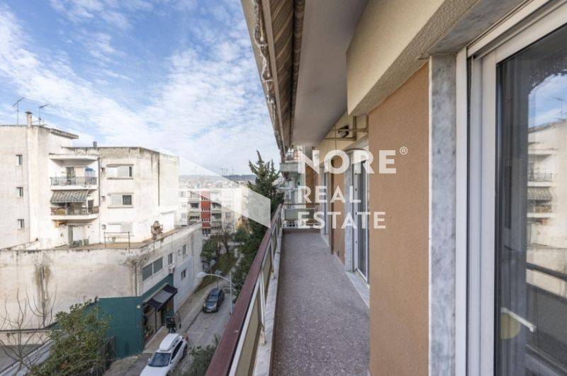 Θέα από μπαλκόνι