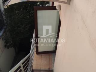 Εξωτερικός χώρος,Σκάλα προς Ταράτσα