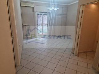 καθιστικό-τραπεζαρία