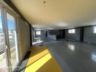 Forumland Real Estate, Επαγγελματικός χώρος