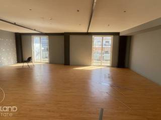 Forumland Real Estate, Επαγγελματικός χώρος